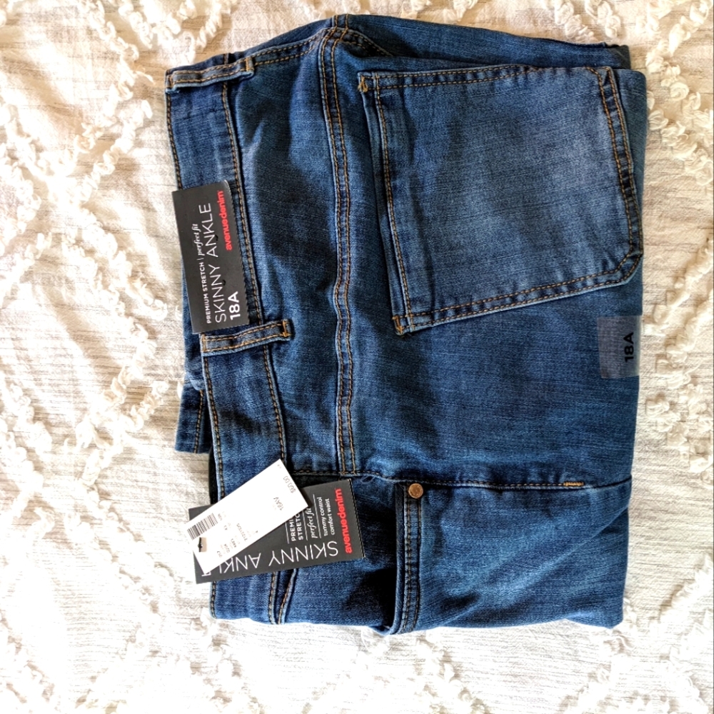Plus size Avenue medium wash skinny ankle jeans